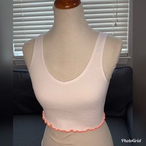 ☁️White Target Ribbed crop top orange wavy hem